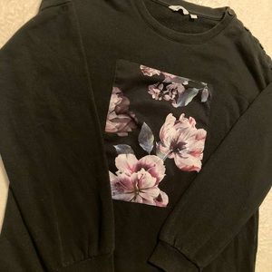 Black Flower Sweater. Reitmans. Size US M